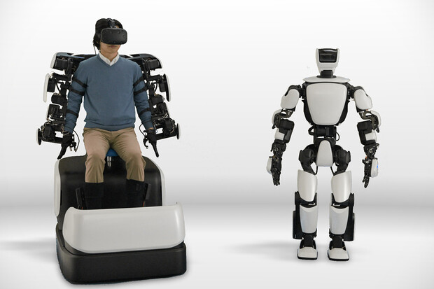 Toyota umí ovládat robota ze vzdálenosti 10 kilometrů. Díky mobilním sítím 5G