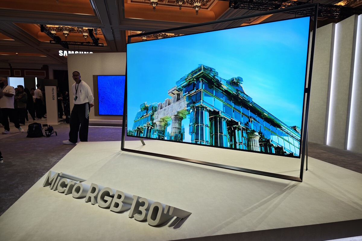 Samsung na CESu ukazuje 130" Micro RGB televizor. Chce být umění, ne elektronika