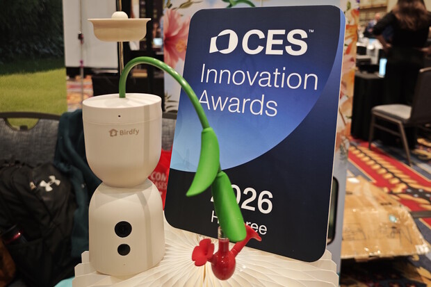 Chytré krmítko pro kolibříky je natáčí zpomaleně nebo ve 4K