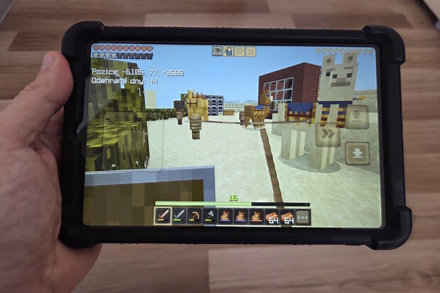Po čtyřicítce jsem s dětmi začal hrát Minecraft a jde mi z toho hlava kolem