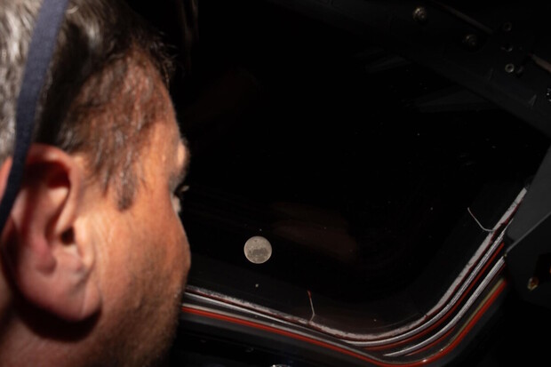 Mise splněna! Orion pokořil rekord, obletěl Měsíc a vrací se k Zemi