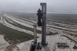 Po půlnoci startuje test Starshipu, který určí osud dalších misí na Měsíc
