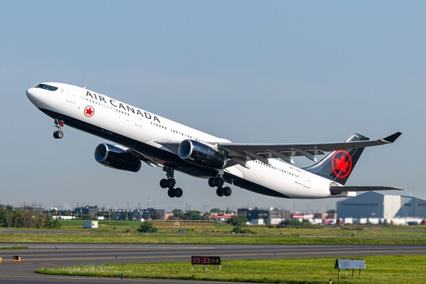 Už tři linky přes Atlantik. Do Prahy se vrátila Air Canada z Toronta