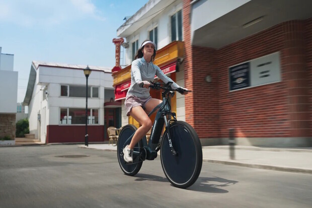 Zlomový vynález, nebo slepá ulička? Toto elektrokolo je napájené solárně
