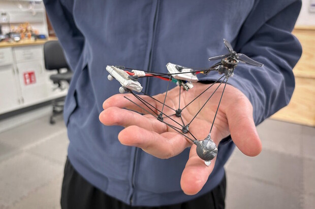 Vědci ukázali „neviditelný“ dron. Máme se začít bát?