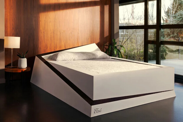 Ford vymyslel chytrou manželskou postel pro páry, které v noci bojují o místo