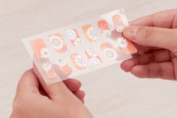 Nail Sticker Creator: zkrášlete si nehty pomocí aplikace a tiskárny od Canonu