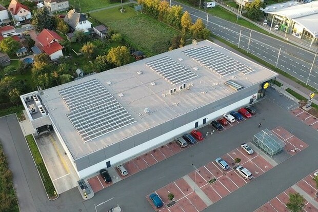 Lidl využívá energii z obnovitelných zdrojů. Už v 8 prodejnách