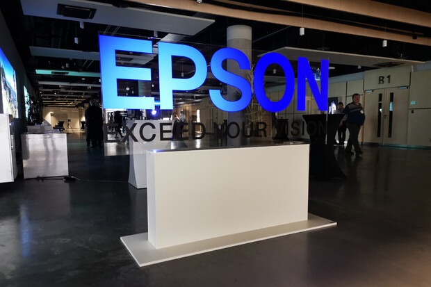 Epson láká na novou generaci 3LCD projektorů se špičkovou svítivostí 20 000 lumenů