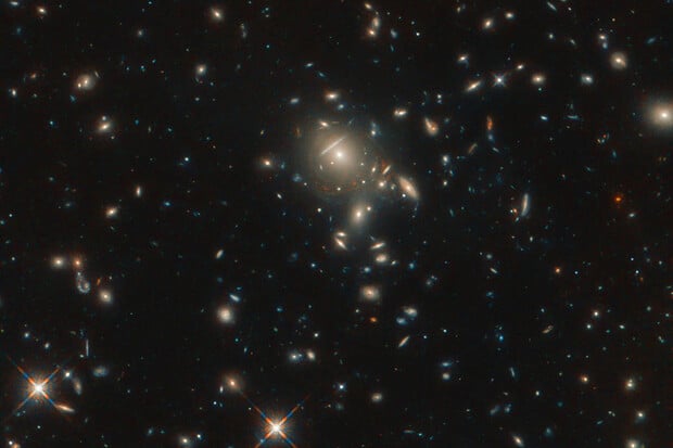 Webbův teleskop odhalil, že rané galaxie byly jiné, než se dříve myslelo