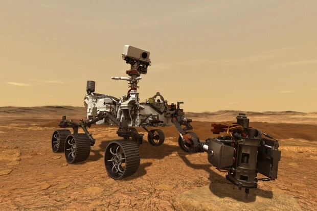 Rover Perseverance dojel až na vrchol kráteru Jezero