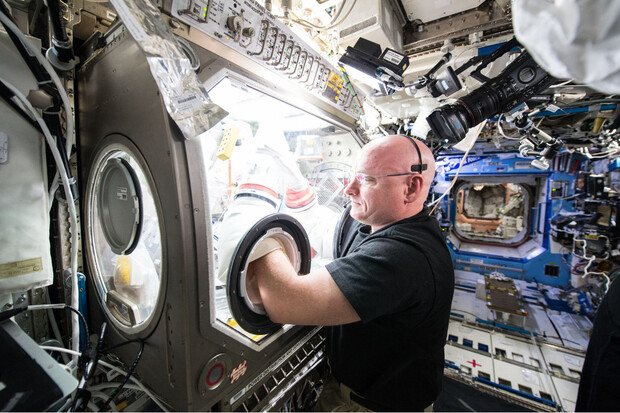 Vědci zjišťují, jak ovlivňuje pobyt ve vesmíru imunitu astronautů