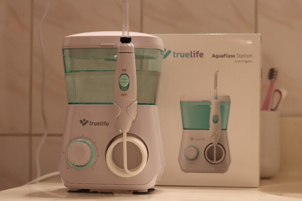 TrueLife AquaFloss Station