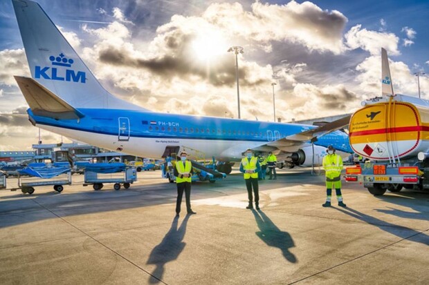 Společnost KLM uskutečnila první pravidelný let s udržitelným syntetickým palivem