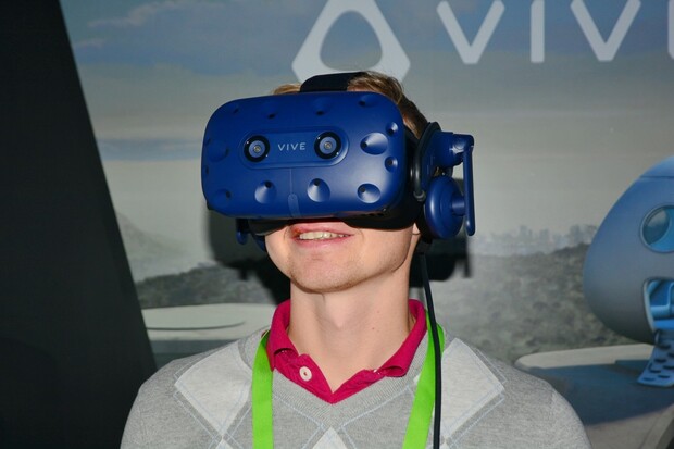 To nejlepší se stalo ještě lepším: vyzkoušeli jsme nové VR brýle HTC Vive Pro