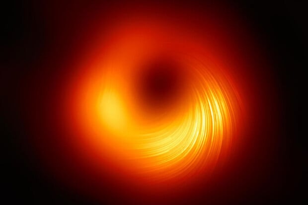 Jak zní supermasivní černá díra uvnitř galaxie Messier 87?