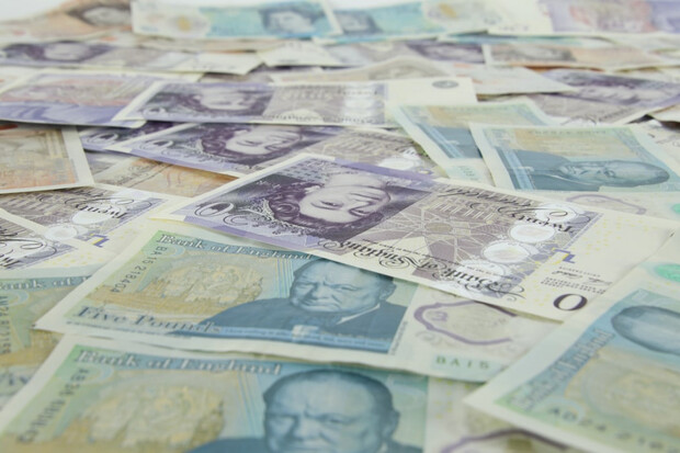 Velká Británie možná zavede novou digitální měnu