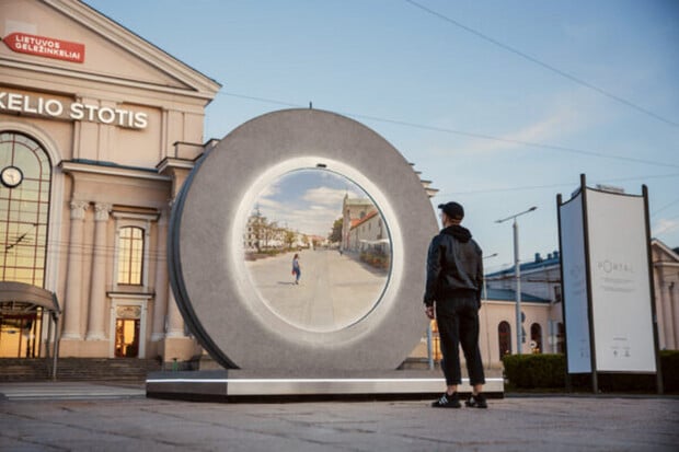 Litevský Vilnius má portál, který jej propojil s jiným městem 