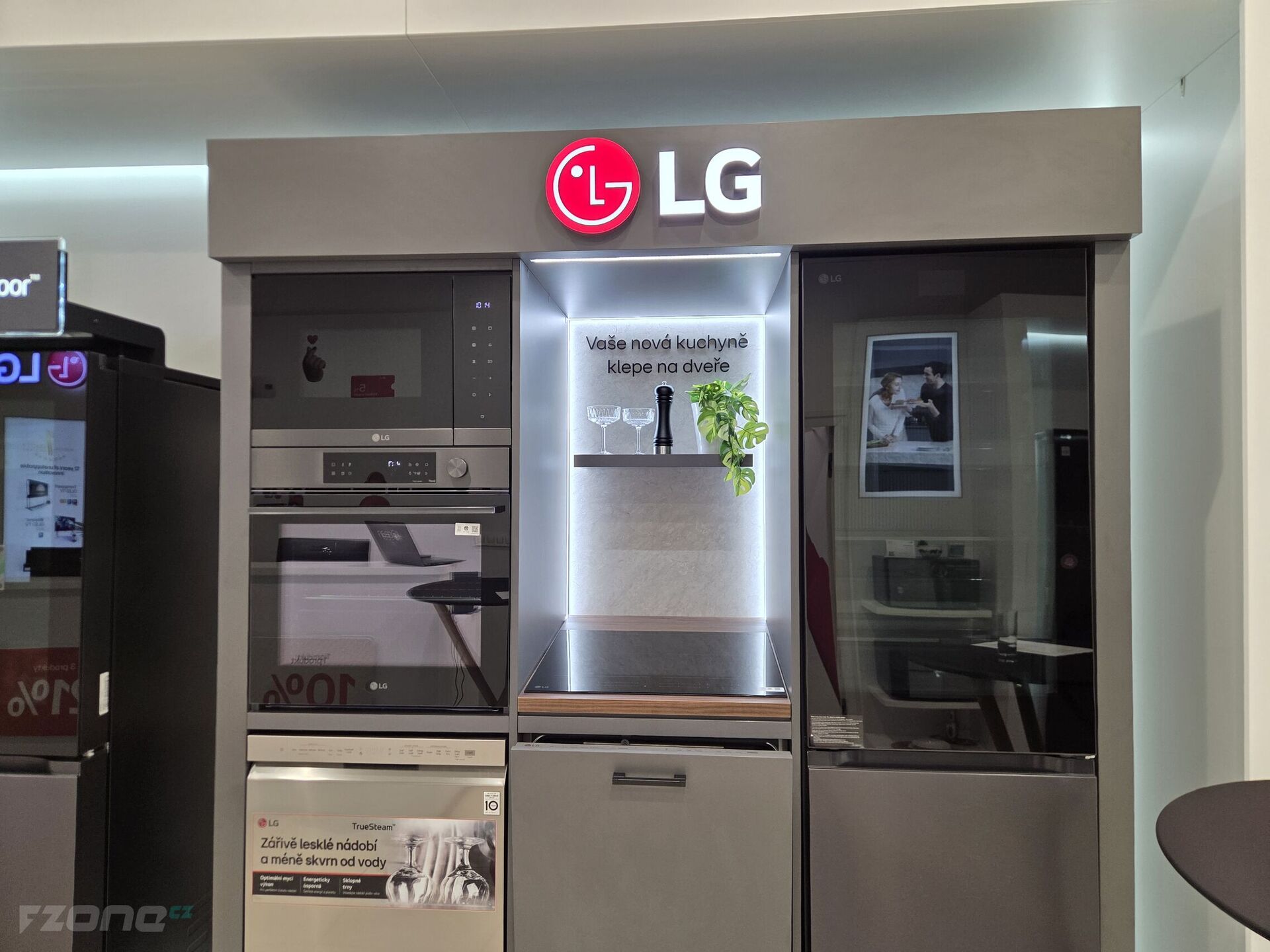 LG