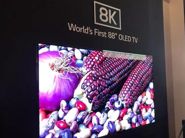 LG 8K 88 palců OLED