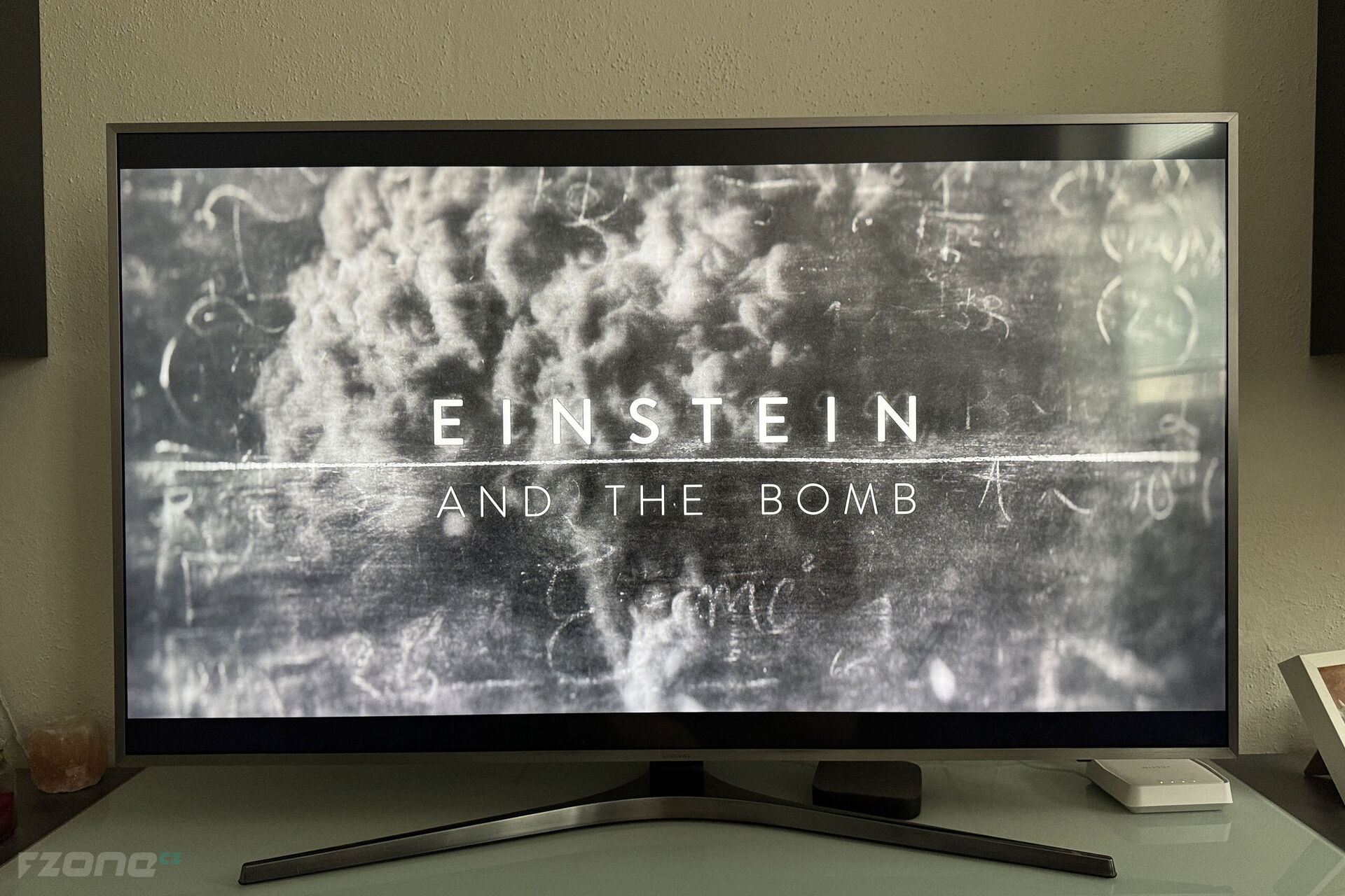 Netflix - Einstein a bomba