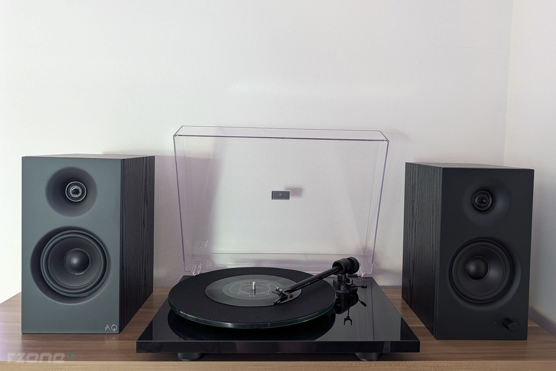 Pro-Ject T1 EVO + OM10 a AQ M26