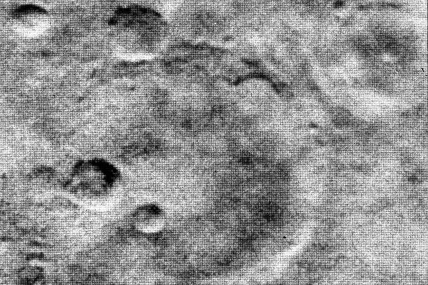 První snímek Marsu ze sondy Mariner 4