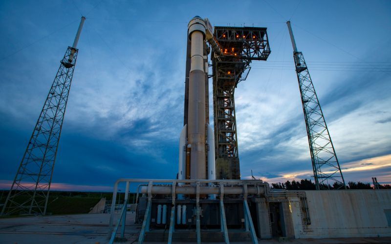 Raketa Atlas V a kosmická loď Starliner