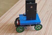 Robotický set, který umožňuje studovat z domova