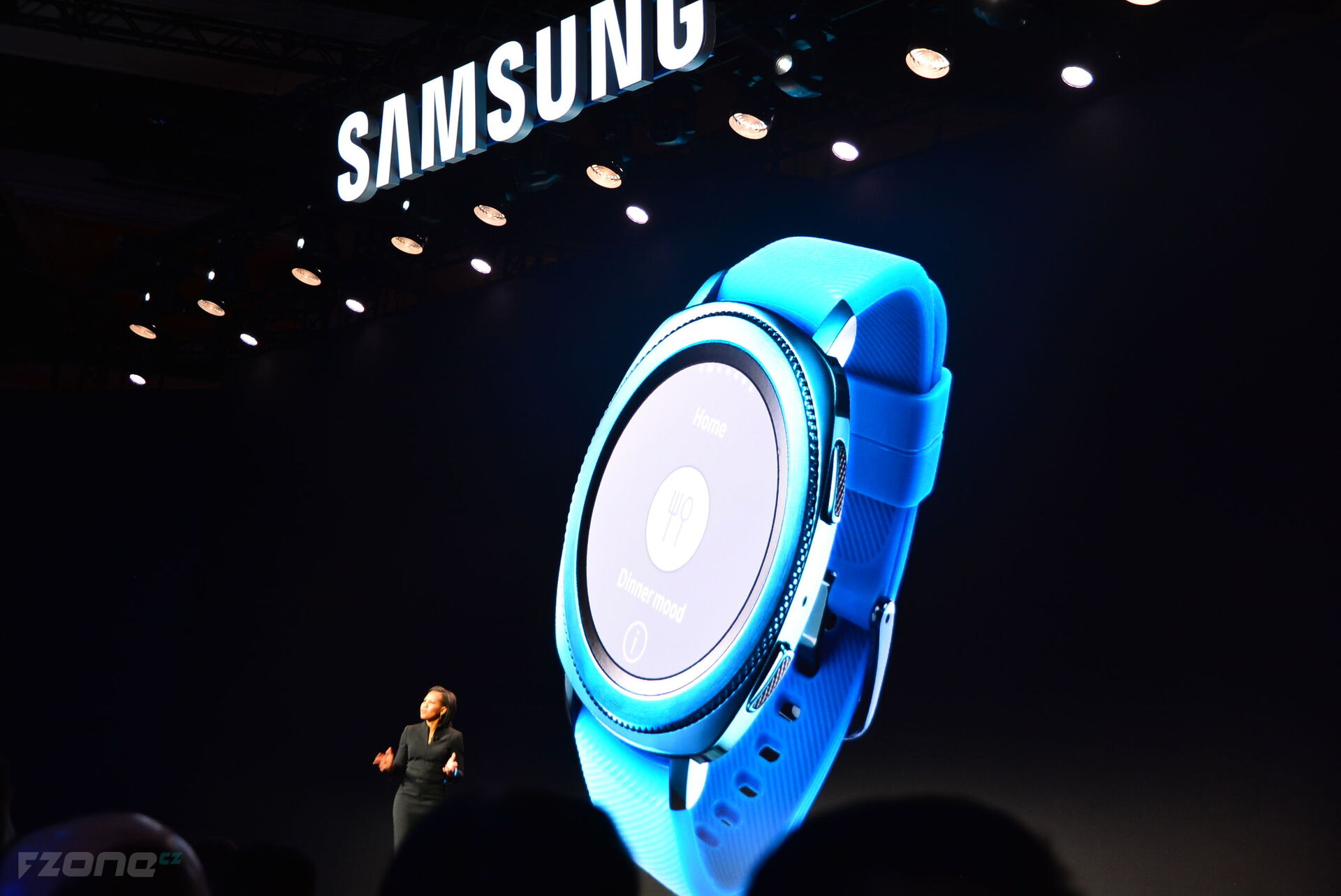 Smart Things aplikace na hodinkách Samsung Gear