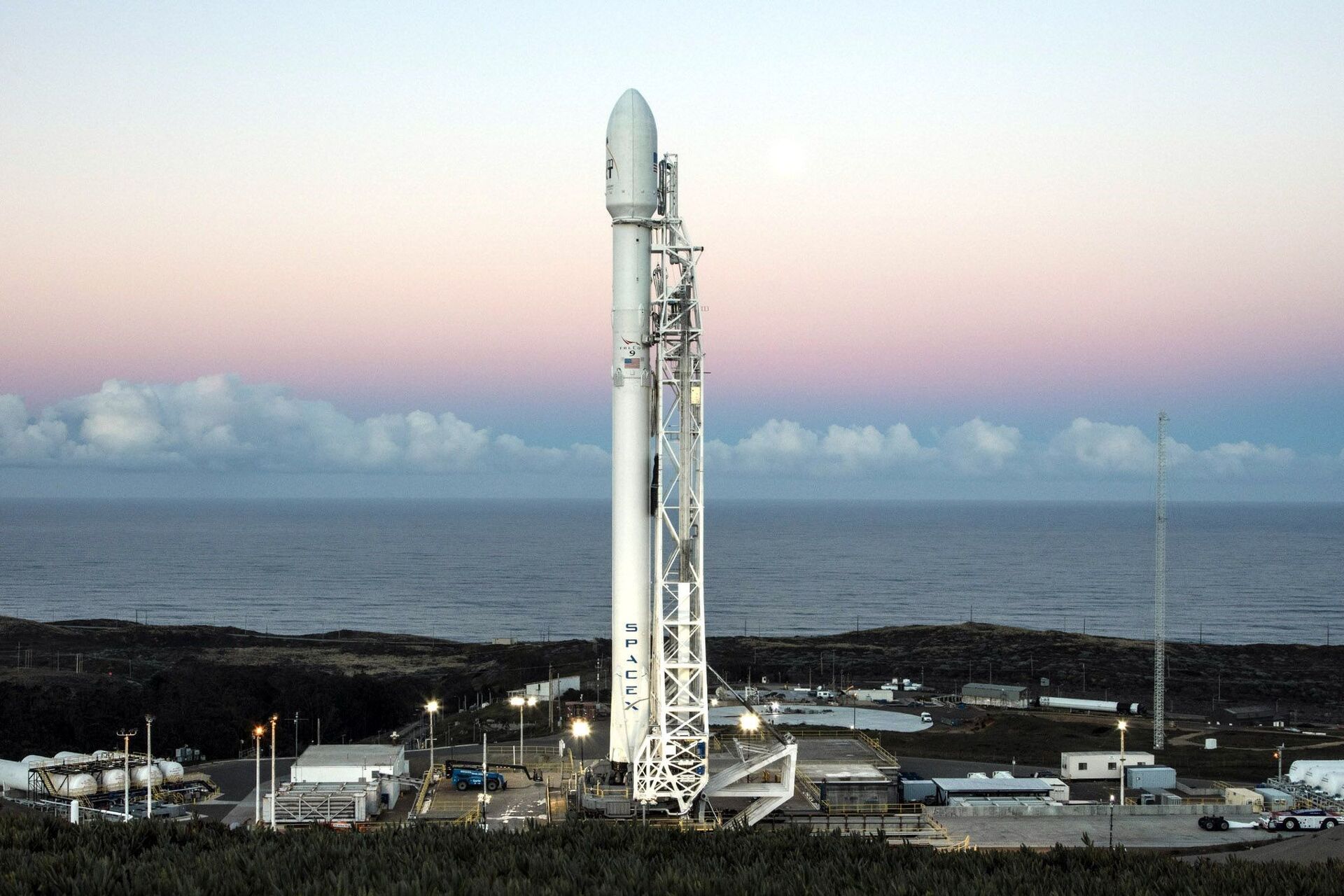 SpaceX - Falcon 9