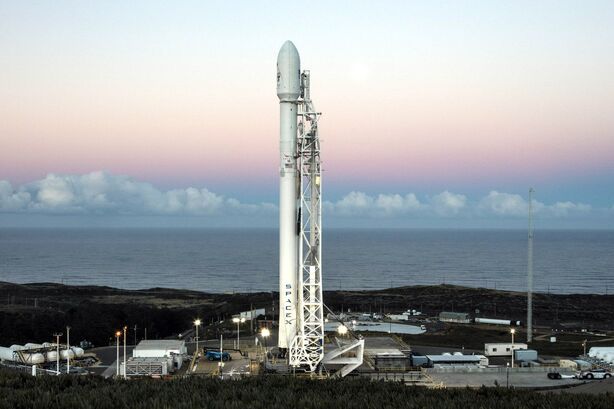 SpaceX - Falcon 9