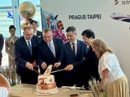 STARLUX v Praze 1. 8. 2026