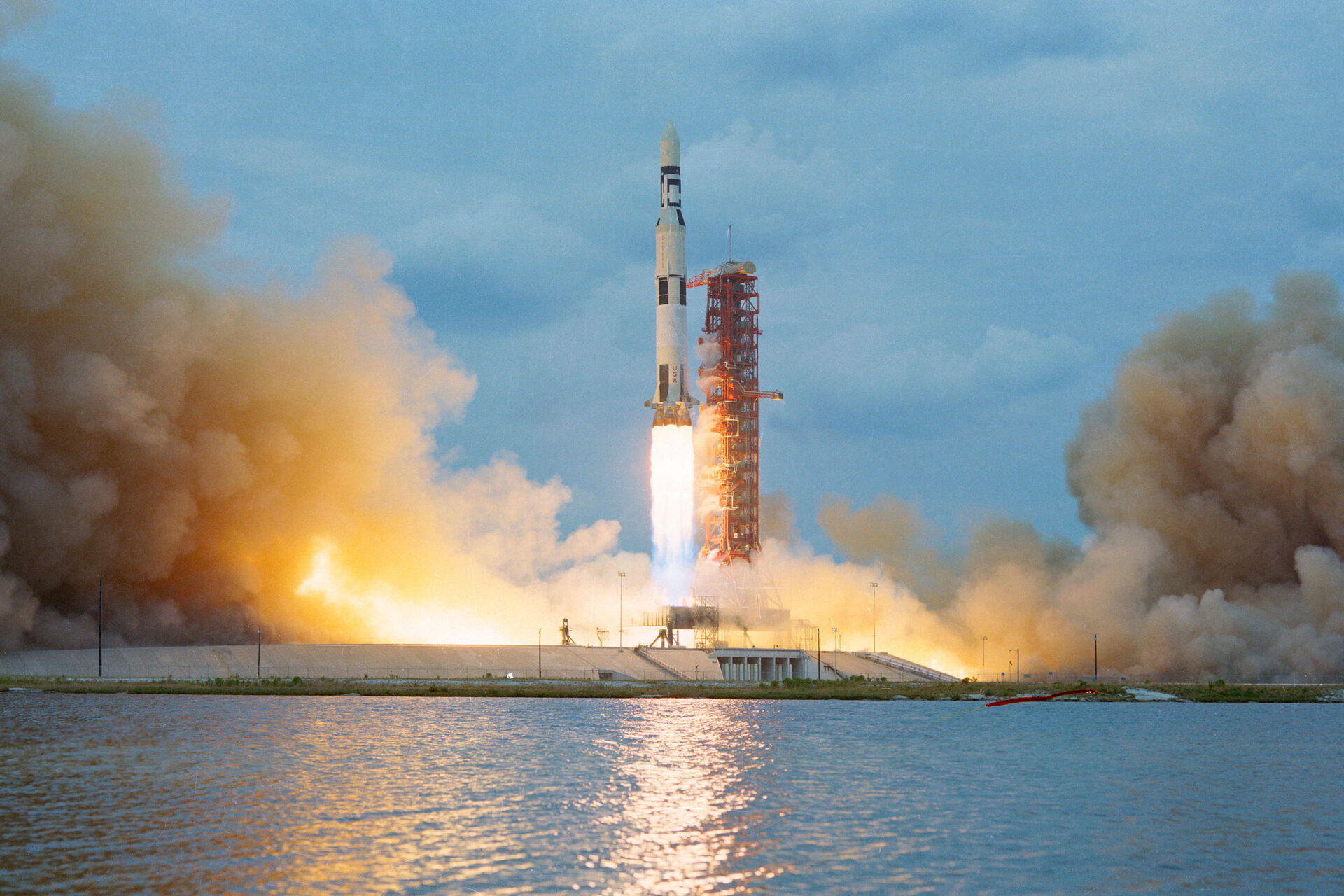 Start rakety Saturn V