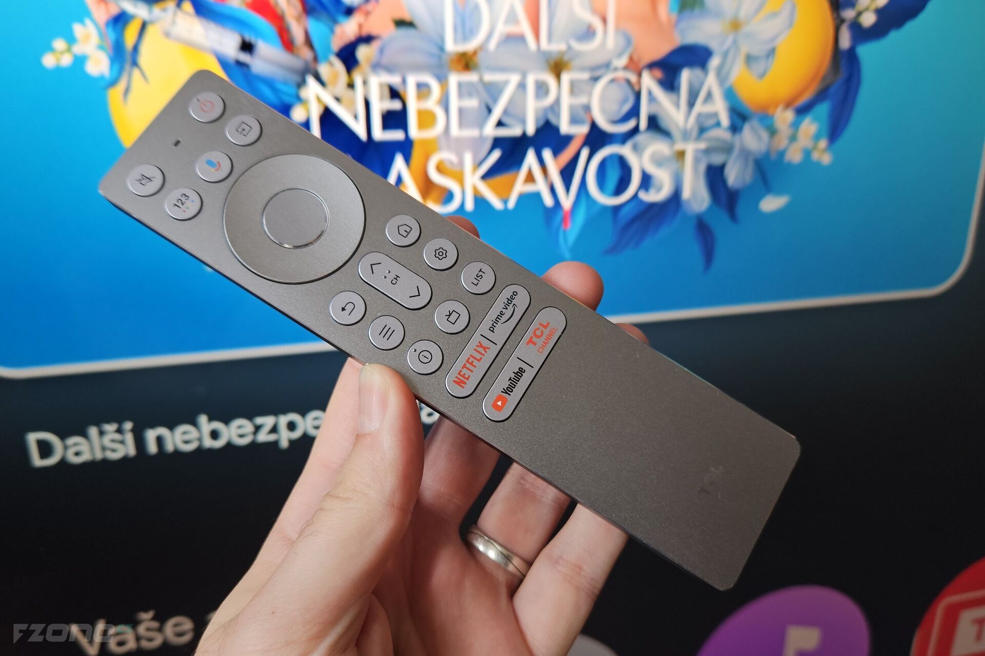 TCL C855