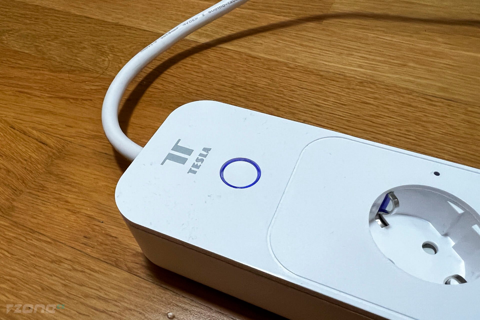 Tesla Smart Power Strip 3 + 4 USB