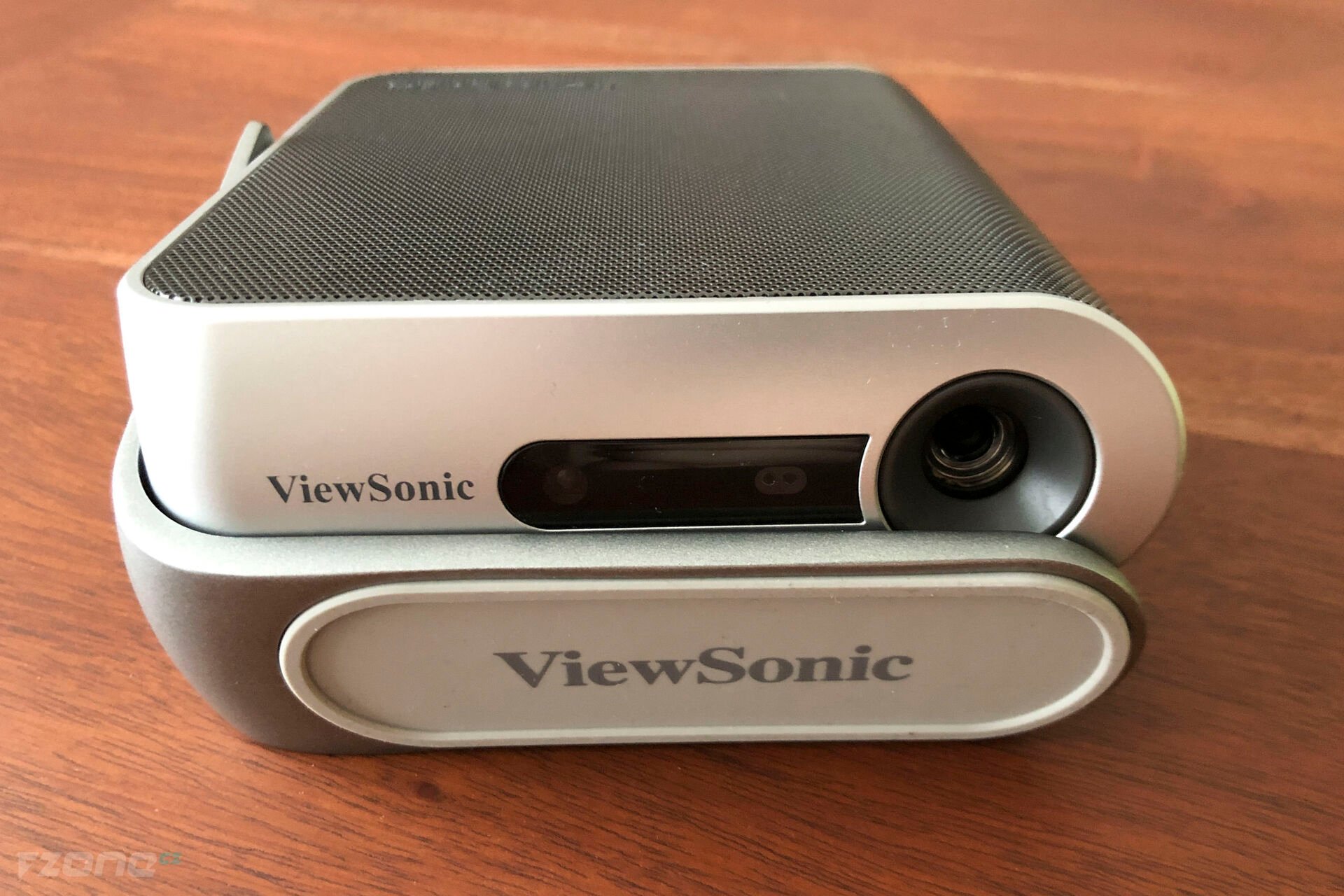 ViewSonic M1