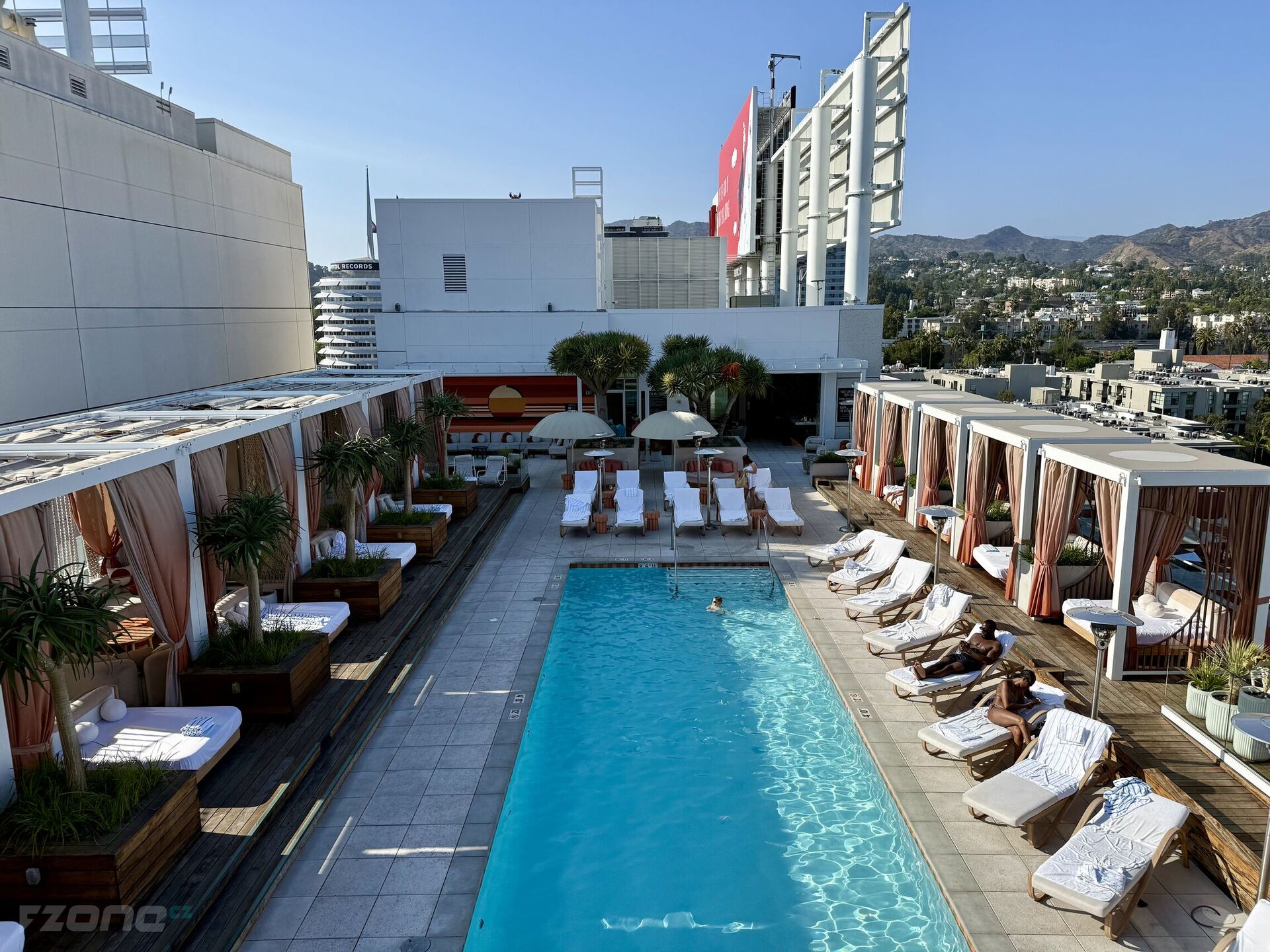 W Hollywood